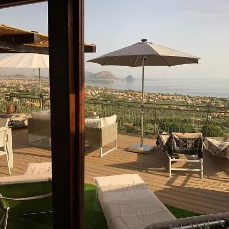 Dom wakacyjny Ibiscus Mandra Capreria