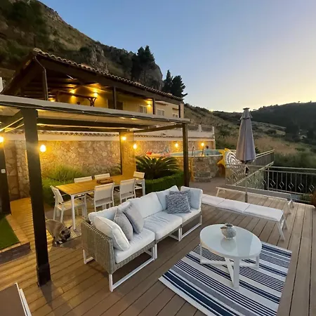 Dom wakacyjny Ibiscus Mandra Capreria